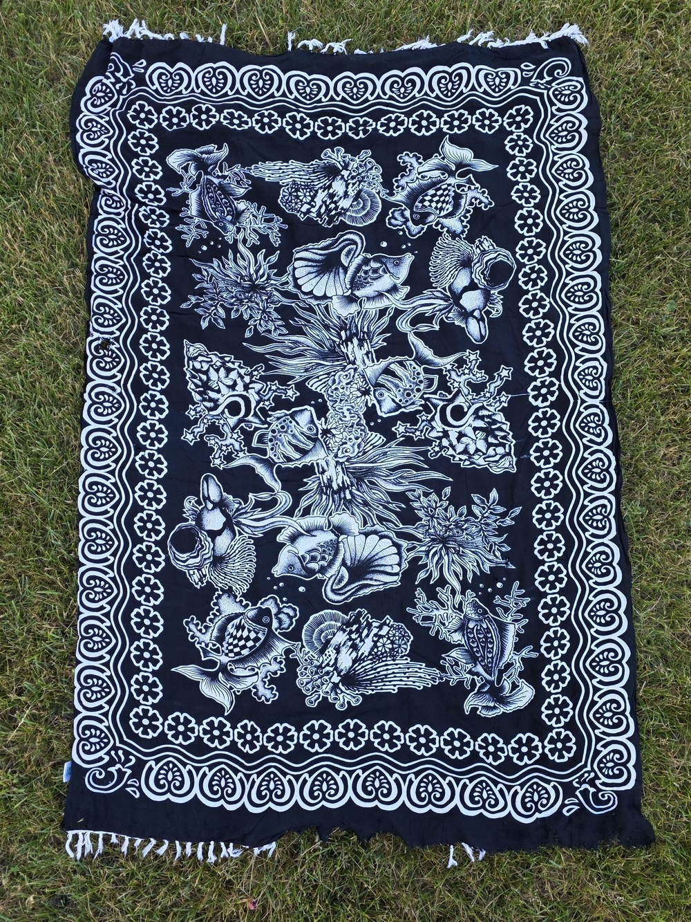 Uluwatu Bali Black White Ocean Reef Fish Rayon Sarong Beach Wrap Cover Up 60x47